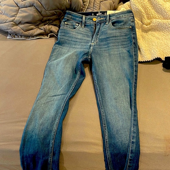 Hollister Denim - Hollister jeans never work size 3R